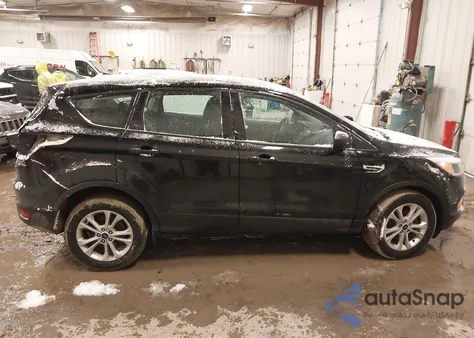 2017 Ford Escape S z USA, uszkodzony, nr VIN 1FMCU0F74HUD09735